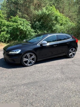 Volvo V40 II Hatchback Facelifting 2.0 D4 190KM 2017 Volvo V40 D4 RDesign 2.0D 190 KM Sportowa Elegancja