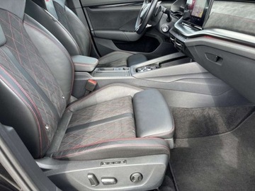 Skoda Octavia IV RS Kombi 2.0 TSI 245KM 2023 Skoda Octavia Combi RS 2.0 TSI 245KM DSG Hak holowniczy, FV 23 2.0, zdjęcie 13