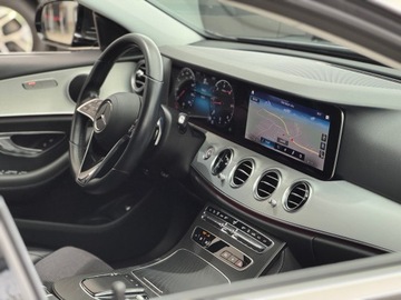 Mercedes Klasa E W213 Limuzyna Facelifting 2.0 E220d 194KM 2021 Mercedes-Benz E 220 4-Matic AMG/Avantgarde / 1 wła, zdjęcie 36