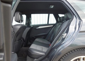 Mercedes Klasa C W204 Kombi T204 2.2 250 CDI BlueEFFICIENCY 204KM 2012 Mercedes-Benz Klasa C 250 (BlueTEC) d 4Matic T 7G-TRONIC AMG Line, zdjęcie 2