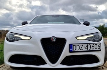 Alfa Romeo Giulia II Sedan 2.0 Turbo 200KM 2017 Alfa Romeo Giulia 2.0T 200KM Automat LED Xenon Skora Navi 2.0 Benzyna, zdjęcie 4