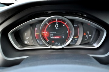 Volvo V40 II Hatchback 2.0 D2 DRIVE-E 120KM 2015 Volvo V40 R-Design Xenon Ledy Digital Alcantara, zdjęcie 25