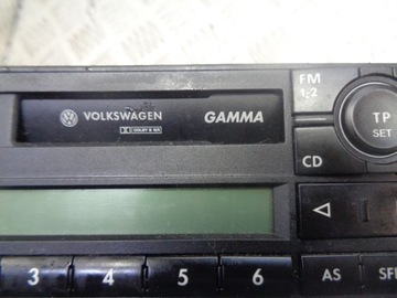 RÁDIO TOVÁRNÍ VW PASSAT B5 1J0035186B