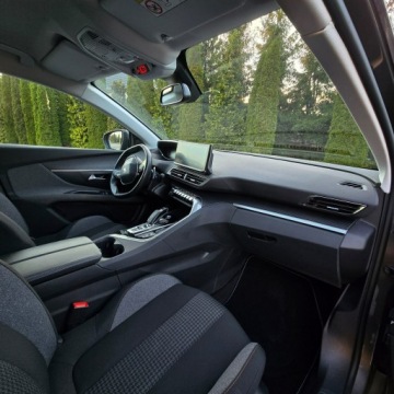 Peugeot 5008 II Crossover Facelifting 1.2 PureTech 130KM 2021 Peugeot 5008 II 1.2 Benzyna 130KM 7 foteli, Serwis, zdjęcie 24