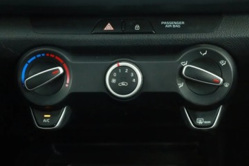 Kia Rio IV Hatchback 5d Facelifting 1.0 T-GDI 100KM 2022 Kia Rio 1.0 T-GDI, Klima, Tempomat, Parktronic, zdjęcie 9