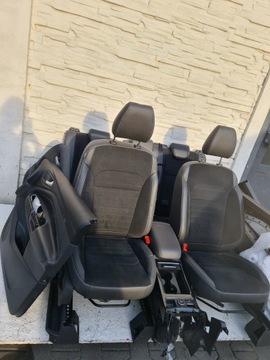 KUGA MK2 LIFT ST FOTELE ALCANTARA BIAŁA NITKA