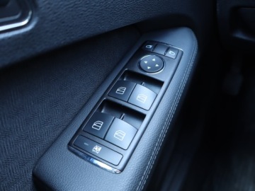 Mercedes Klasa E W211 Sedan W211 1.8 (200 Kompressor) 184KM 2009 Mercedes E E 200, Automat, Klima, Klimatronic, zdjęcie 12