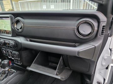 Jeep Wrangler IV Sahara Plug-In Seria 6 2.0 4xe 381KM 2023 JEEP WRANGLER Sahara High Altitude, 2.0l 4xe Plug-in-Hybrid 381KM 17,652km, zdjęcie 36