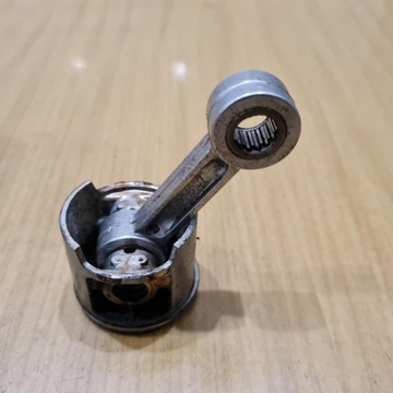 MCCULLOCH MD 320 AV ЦИЛИНДРОВОЙ ПОРШЕНЬ ОРИГИНАЛЬНЫЙ КОМПЛЕКТ