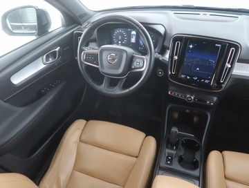 Volvo XC40 Crossover 2.0 D4 190KM 2018 Volvo XC40 D4 AWD, Salon Polska, Serwis ASO, zdjęcie 6