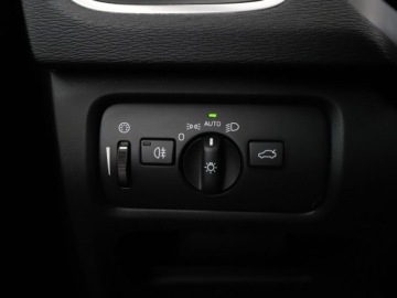 Volvo V40 II Hatchback Facelifting 2.0 D2 120KM 2016 Volvo V40 2.0d Automat Momentum Nawigacja Tempomat, zdjęcie 29
