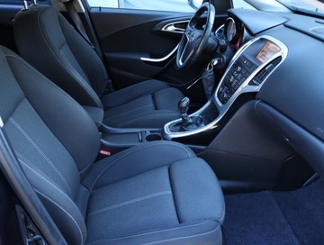 Opel Astra J Sports Tourer 1.4 Turbo ECOTEC 140KM 2011 Opel Astra 1.4 T, Navi, Klima, Klimatronic, zdjęcie 8