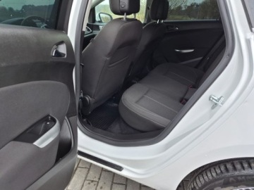 Opel Astra J Hatchback 5d 2.0 CDTI ECOTEC 160KM 2010 Opel Astra J HB 2010r. 2.0 CDTI/160KM Ksenon, bagażnik rowerowy, Alufelgi, zdjęcie 9