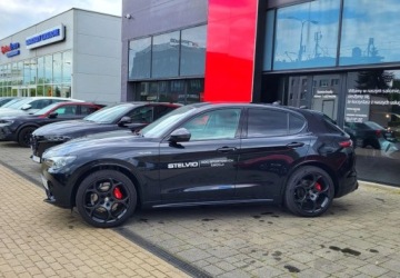 Alfa Romeo Stelvio SUV Facelifting 2023 2.0 GME Turbo 280KM 2025 Alfa Romeo Stelvio Alfa Romeo Stelvio 2.0 Q4 Veloce 2.0 Benzyna 280KM, zdjęcie 3