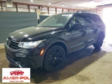 Volkswagen Tiguan II 2022 Volkswagen Tiguan 2022 VOLKSWAGEN TIGUAN SE R-LINE BLACK 2.0 Benzyna 187KM