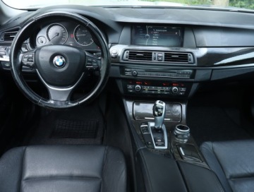 BMW Seria 5 F10-F11 Touring 520d 184KM 2012 BMW 5 520d, 181 KM, Automat, Skóra, Xenon, zdjęcie 6