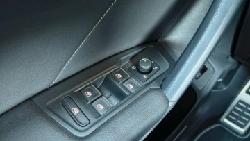 Volkswagen Tiguan II SUV Facelifting 2.0 TSI 190KM 2023 Volkswagen Tiguan R-Line 2.0TSI 190KM 4X4 SalonPL, zdjęcie 36