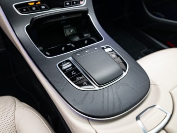 Mercedes Klasa E W213 Limuzyna Facelifting 2.0 220d 200KM 2022 MERCEDES-BENZ E Klasa 220 d 4-Matic 2.0 (200KM) 2022, zdjęcie 23