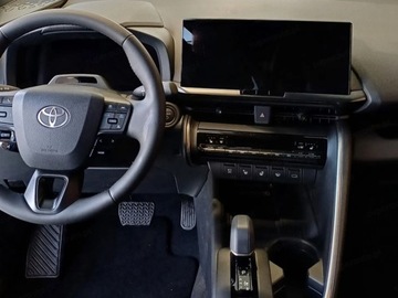 Toyota C-HR II SUV Plug-In 2.0  223KM 2025 Od ręki - Executive 2.0 Plug-in Hybrid Dynamic Force 223KM | Kamera 360!, zdjęcie 6