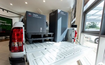 Toyota Hilux VIII Pojedyncza kabina Facelifting 2.4 D-4D 150KM 2024 Toyota Hilux Toyota Hilux 2.4 D-4D Double Cab DLX 4x4 2.4 Diesel 150KM, zdjęcie 8