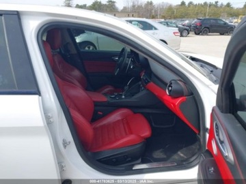 Alfa Romeo Giulia II Sedan 2.0 TBi 280KM 2018 Alfa Romeo Giulia TI Sport 2018 2.0l 2.0 Benzyna 280KM, zdjęcie 9