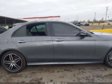 Mercedes Klasa E W213 2019 Mercedes-Benz Klasa E MERCEDES-BENZ E 300 2.0 Benzyna 244KM, zdjęcie 1