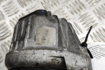 BMW 1 E87 PRAVÁ STRANA DRŽÁKY MOTORU 6768800 2.0 DIESEL 105KW 2009 2369