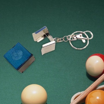 Мелкодержатель для бильярдных киев. Мелкодержатель для бильярдных киев с брелоком. Практичное серебро