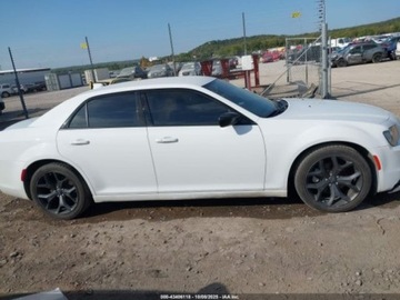 Chrysler 300C II 2023 Chrysler 300 2023 Chrysler 300 Touring RWD 3.6 Benzyna 292KM, zdjęcie 5