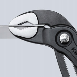 РЕГУЛИРУЕМЫЕ ЩИПЦЫ ДЛЯ ТРУБНЫХ ЗАЖИМОВ KNIPEX 300 мм