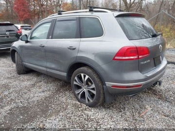 Volkswagen Touareg II 2017 Volkswagen Touareg 2017 VOLKSWAGEN TOUAREG V6 WOLFSBURG EDITION 3.6 Benzyna, zdjęcie 3