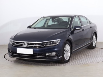 Volkswagen Passat B8 Limousine 1.8 TSI BlueMotion Technology 180KM 2017 VW Passat 1.8 TSI, Salon Polska, Serwis ASO, zdjęcie 1