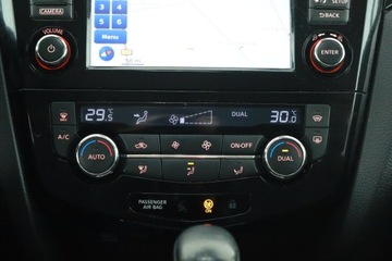 Nissan Qashqai II Crossover 1.6 dCi 130KM 2015 Nissan Qashqai 1.6 dCi, Salon Polska, Serwis ASO, zdjęcie 13