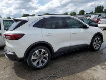 Ford Kuga III 2024 Ford Kuga 2024, 2.0L, 4x4, PLATINUM, po gradobiciu 2.0 Benzyna 250KM, zdjęcie 4