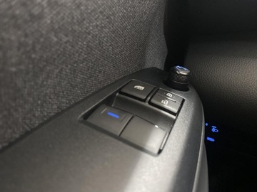 Toyota Yaris IV Hatchback 1.5 Hybrid Dynamic Force 116KM 2020 Toyota Yaris Hybrid 1.5 Active IV (2020-) Toyota Y, zdjęcie 19