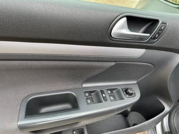 Volkswagen Golf V Hatchback 1.4 80KM 2006 Volkswagen Golf V, zdjęcie 12