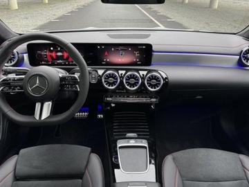 Mercedes CLA C118/X118 Coupe Facelifting 1.3 200 163KM 2025 MERCEDES-BENZ CLA 200 AMG Line Sedan 1.3 (163KM) 2025, zdjęcie 6
