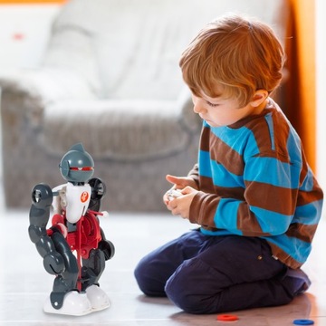 РОБОТ ХОДИТ И ВСТАЕТ ПОСЛЕ СПОРТИВЕНИЯ, ЧТОБЫ СБОРИТЬ СЕБЯ