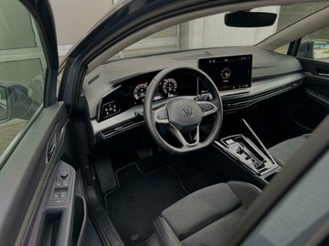 Volkswagen Golf VIII Variant 1.5 eTSI 150KM 2024 Volkswagen Golf 1.5 Benzyna 150KM, zdjęcie 9