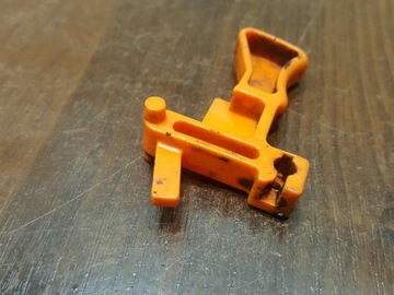 STIHL 009 010 011 012 РЫЧАГ ТРОСОВАЯ КНОПКА