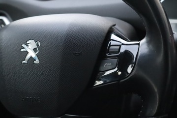 Peugeot 308 II Hatchback Facelifting 1.2 PureTech 130KM 2018 Peugeot 308 1.2 PureTech, Salon Polska, Klima, zdjęcie 15