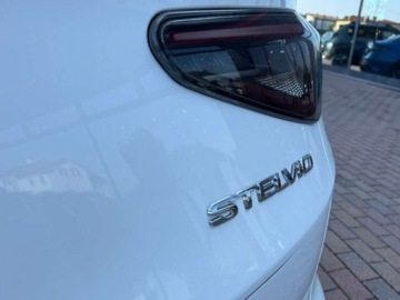 Alfa Romeo Stelvio SUV Facelifting 2023 2.0 GME Turbo 280KM 2025 2.0 Turbo Veloce Q4 (280 KM) Dach przeszklony, rozsuwany elektrycznie, zdjęcie 21