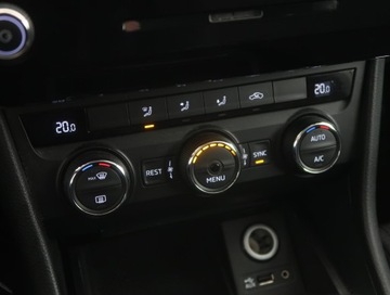 Skoda Superb III Liftback 2.0 TDI 150KM 2016 Skoda Superb 2.0 TDI, Salon Polska, Xenon, zdjęcie 11