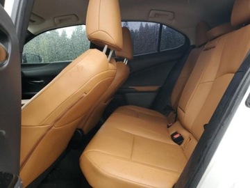 Lexus 2020 Lexus UX 250H, 2020r., 4x4, 2.0L 2.0 Hybryda 181KM, zdjęcie 9