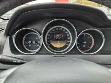 Mercedes Klasa C W204 Limuzyna 2.2 200 CDI BlueEFFICIENCY 136KM 2011 Mercedes C 220 2,2 diesel 136KM, zdjęcie 12