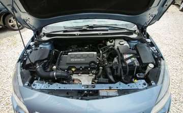 Opel Astra J Sports Tourer 1.4 Turbo ECOTEC 140KM 2011 Opel Astra 1.4T 140KM Led Xenon PDC Climatronic serwis ASO Alu 1.4 Benzyna, zdjęcie 35