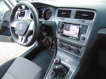 Volkswagen Golf VII Hatchback 3d 1.6 TDI BlueMotion 110KM 2015 VW GOLF 7 1.6 TDI 110 PS NAVI ALU TEMPOMAT KLIMATRONIC GRZANE FOTELE, zdjęcie 36