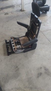 VOYAGER TOWN & COUNTRY CARAVAN 11-20R STOJAN SEDADLA PRAVÝ ZADNÍ 2 ŘADA