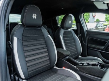 Alfa Romeo Junior SUV 1.2 Hybrid 145KM 2026 ALFA ROMEO Junior Sport Speciale 1.2 (145 KM) 2026, zdjęcie 4