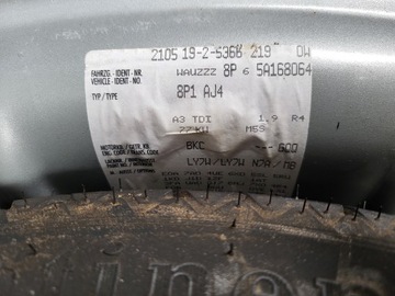 AUDI A3 8P 05R KAPOTA KRYT MOTORU LY7W